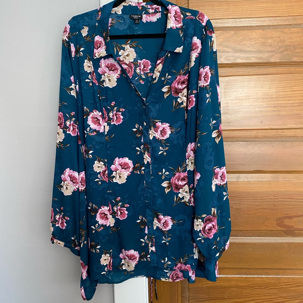 Torrid Chiffon Floral Blouse